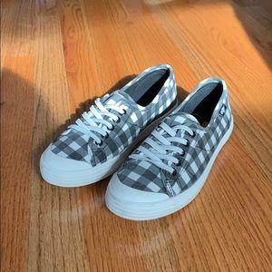 Women’s plaid sneakers